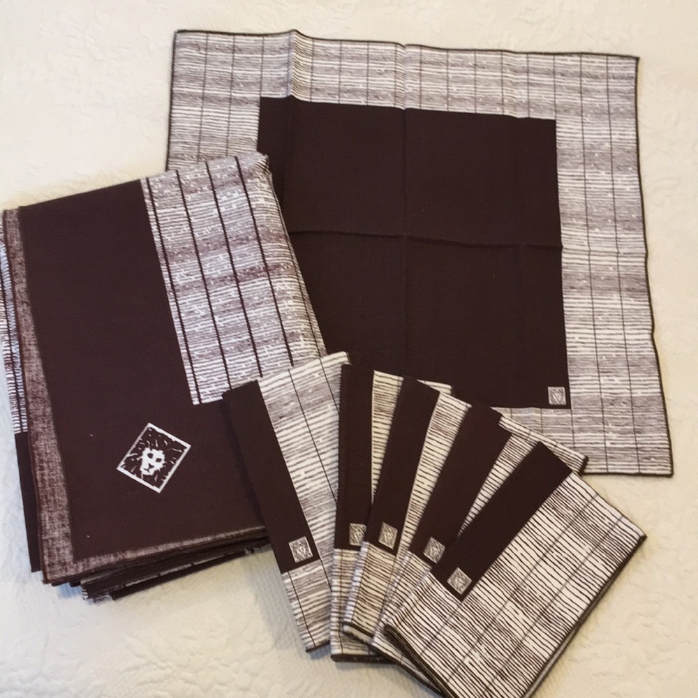 NWOT Anne Klein vintage tablecloth and 6 napkins